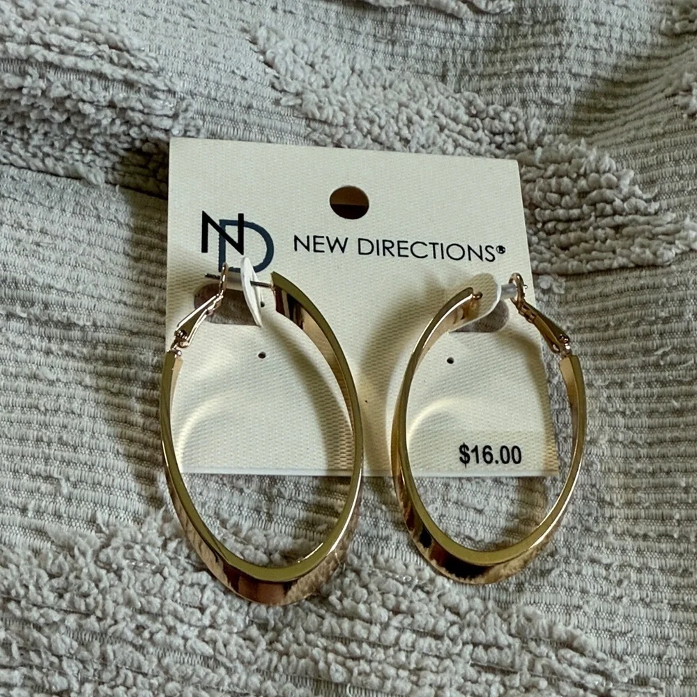 NWT New Directions Shiny Gold Oval Hoop Earrings brand new!
